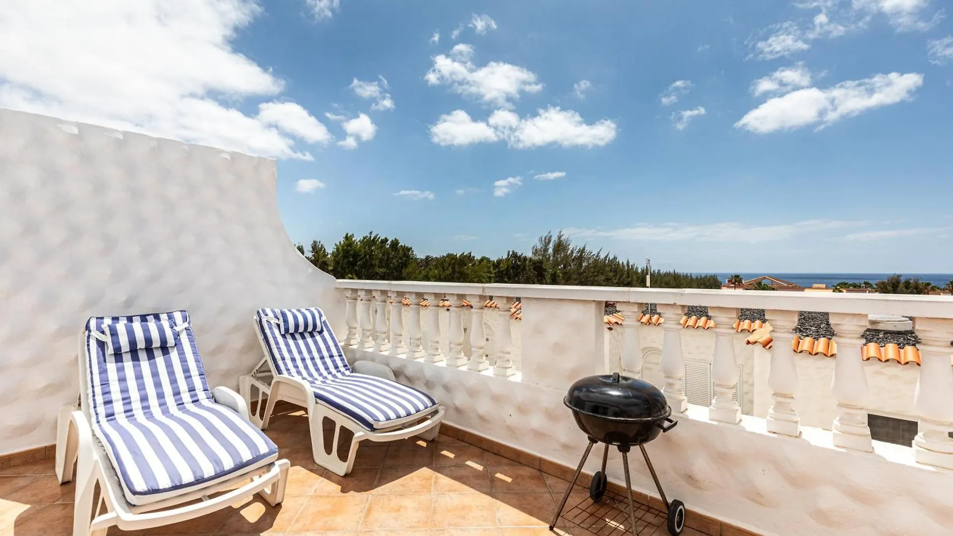 코스타카르마 Seaviews From The Big Balcony, Parking And Wifi 아파트 0*,  스페인